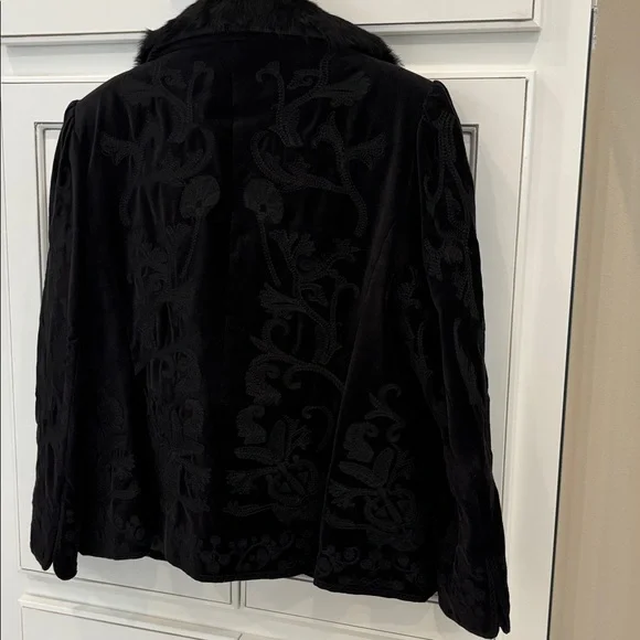Nygard Black Faux FurJacket. Removable fur collar. Three snap closure. - Picture 5 of 5